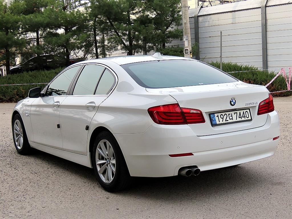 BMW 중고차 수출 측면